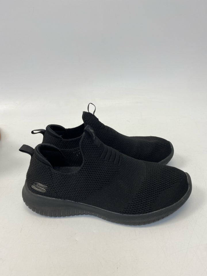 Skechers  Size 6 Black Sneakers