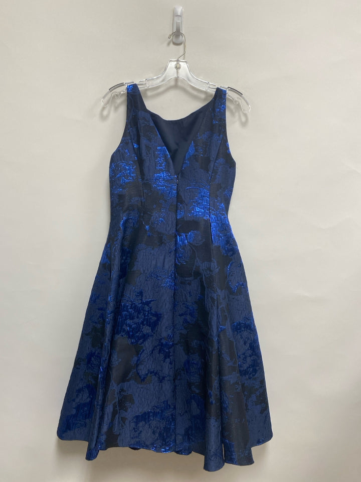 AIDAN MATTOX Size 10 Blue/Black Iridescent Shapes Sleeveless Ladies Dress