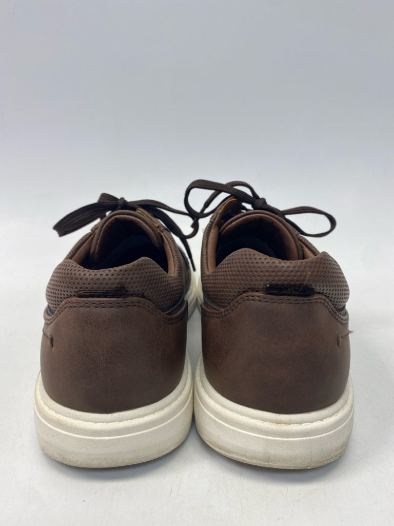 Size 10 Brown Lace-Up Men&
