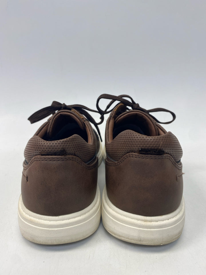 Size 10 Brown Lace-Up Men&
