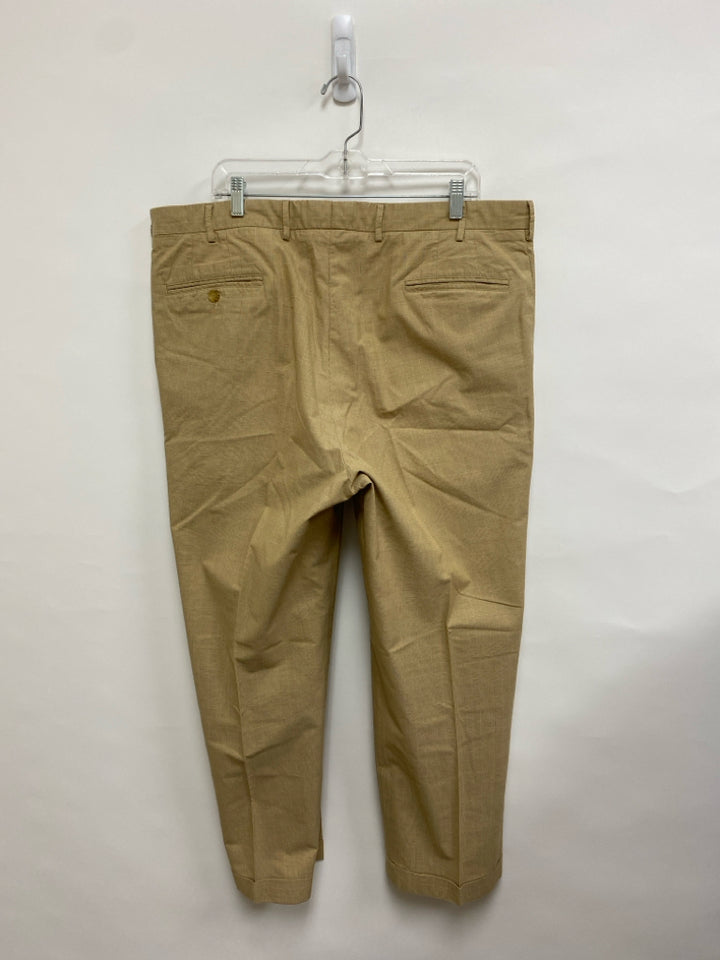 Size 40 Khaki Men&