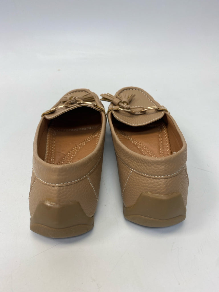Size 8 Brown Flats
