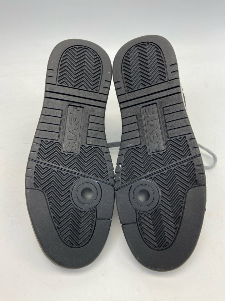NWOT Levi Size 8 Black Gray Lace-Up Men&