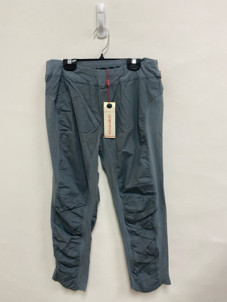 NWT Size M Gray Pull-on Ladies Pants