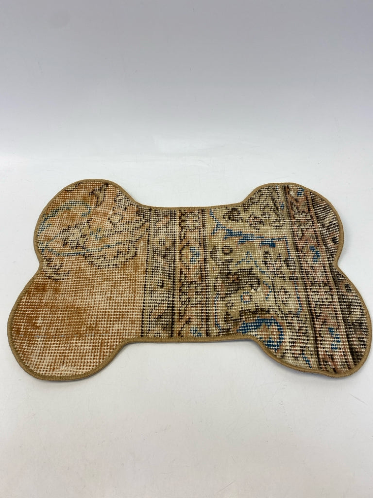 Tan Blue/Brown Print Misc. Pet