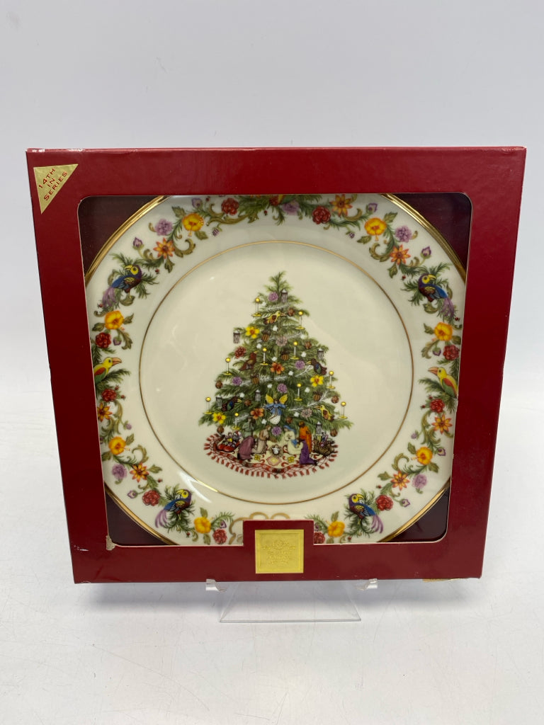 Lenox Cream Green/Multi Christmas Decorative Plate
