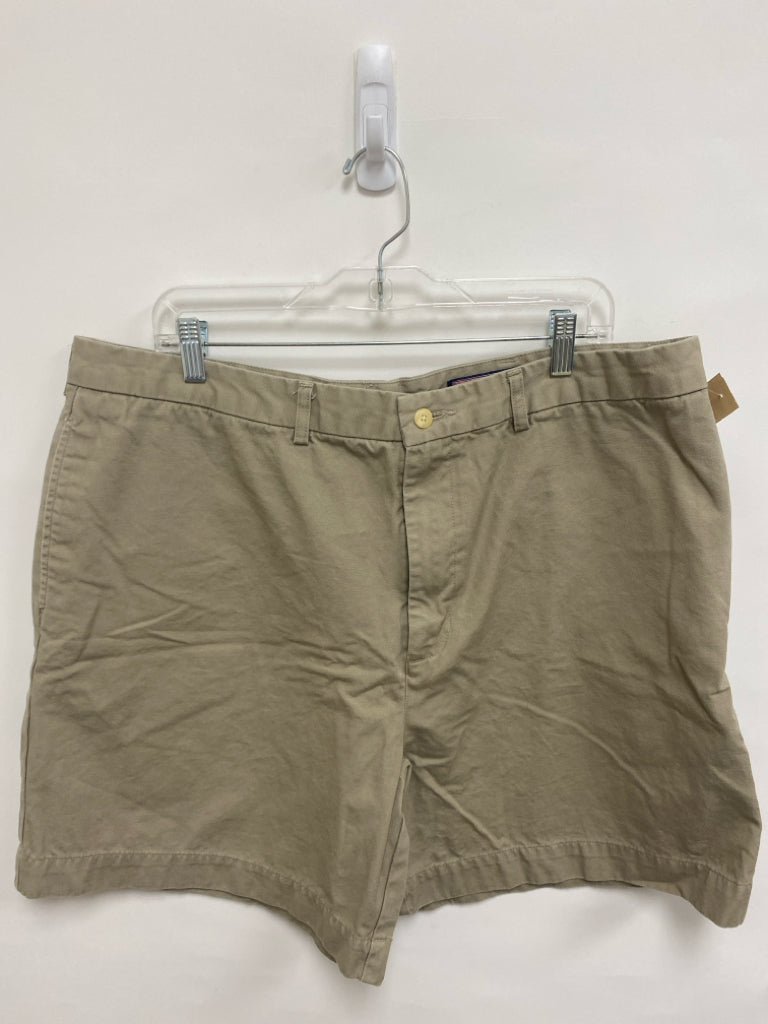 Vineyard Vines Size 40 Taupe Men&