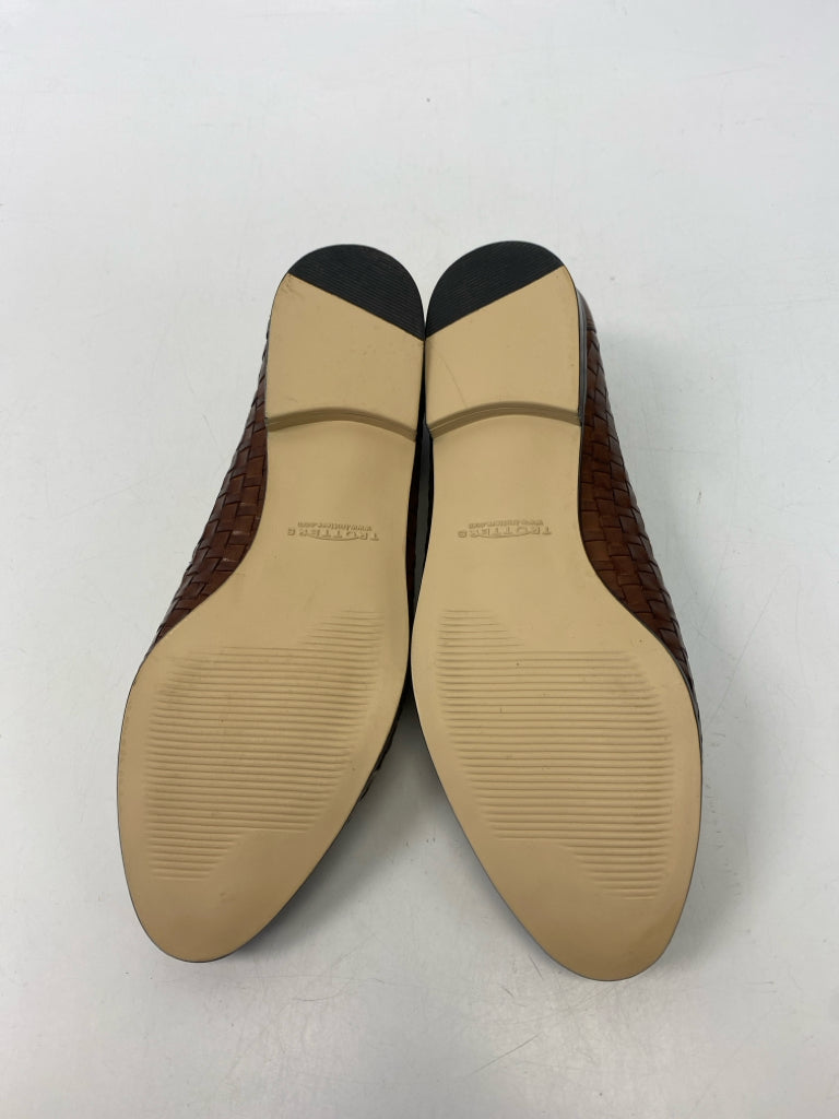 NWOT Trotters  Size 9WW  Brown Woven Flats  **EXTRA WIDE**