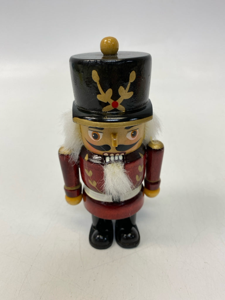 Red Black Wood Christmas