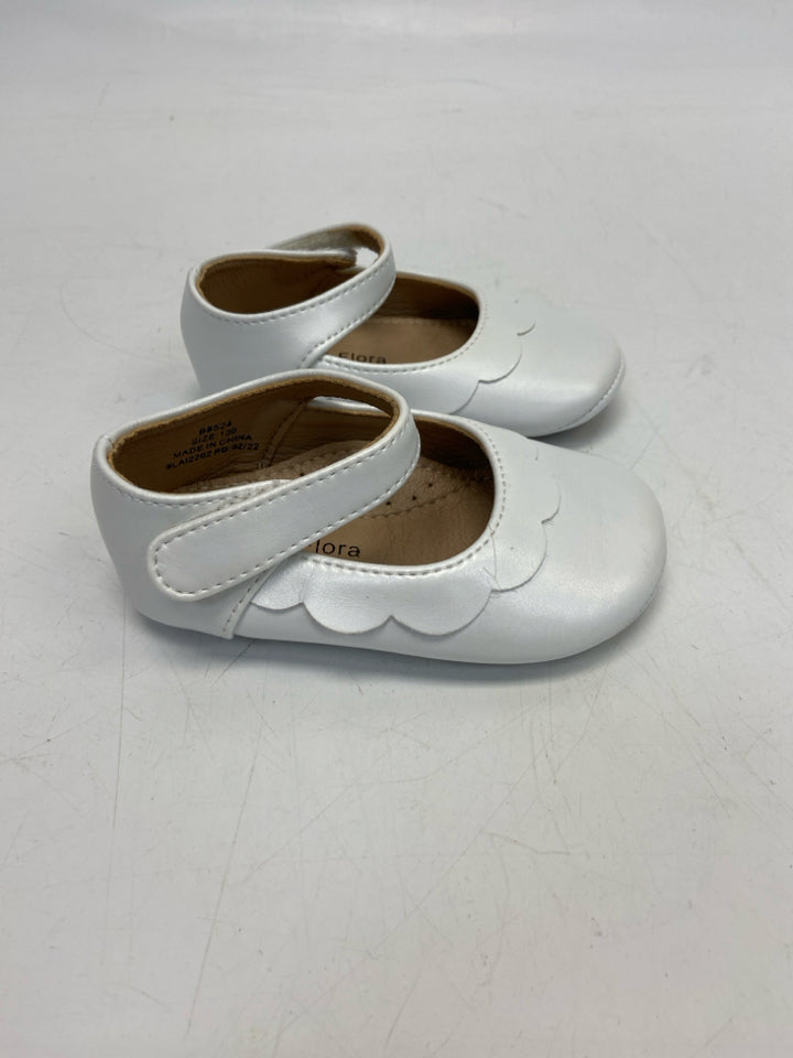 NWOT Felix &amp; Flora SIZE 130 White Scalloped Girl&
