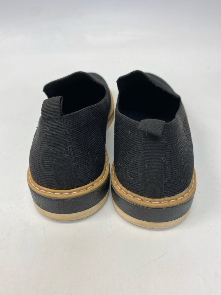 Taryn Rose  Size 9 Black Sneakers