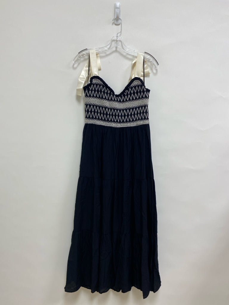 NWT blu pepper Size L Black Cream Smocking Sleeveless Ladies Dress