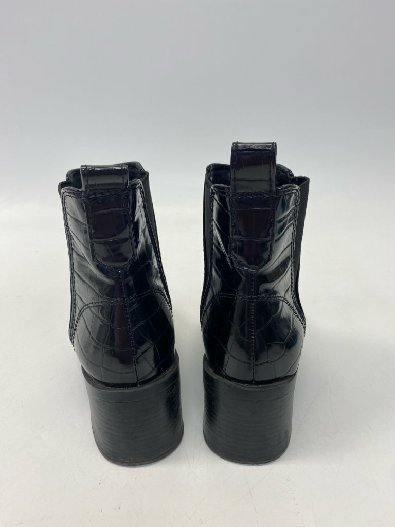 Steve Madden  Size 6 Black Embossed Boots