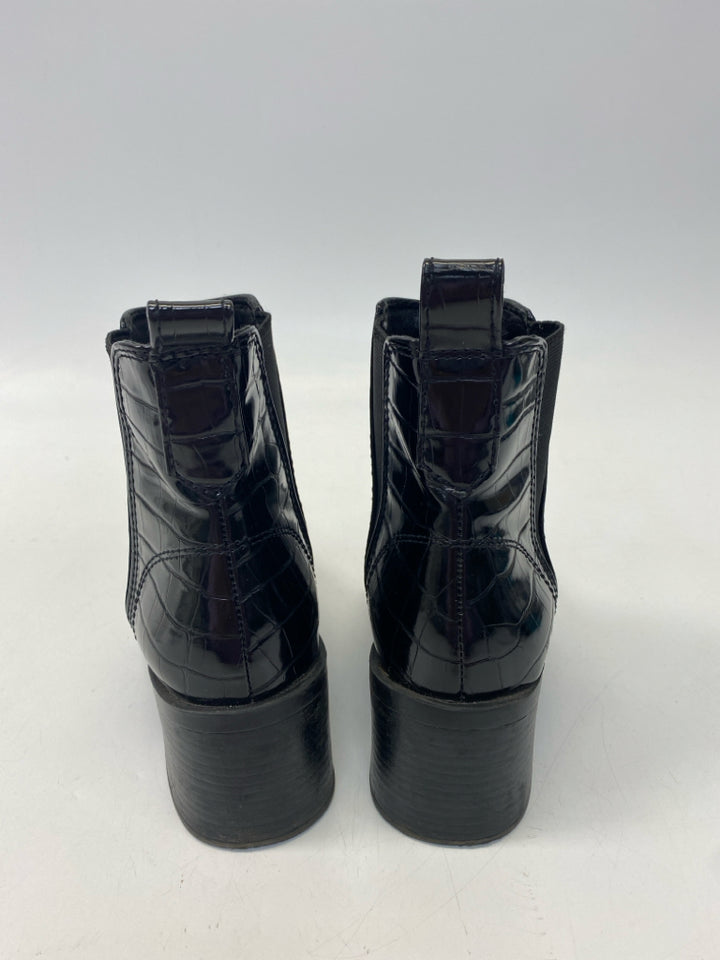 Steve Madden  Size 6 Black Embossed Boots