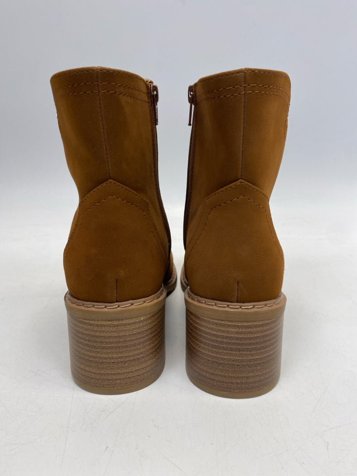 NWOT Bare Traps US Shoe Size 10 Brown Boots