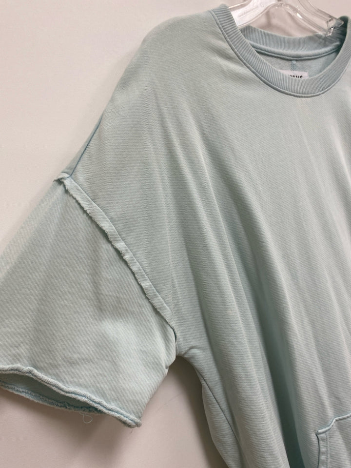 Size M Aqua Pocket(s) Ladies Top