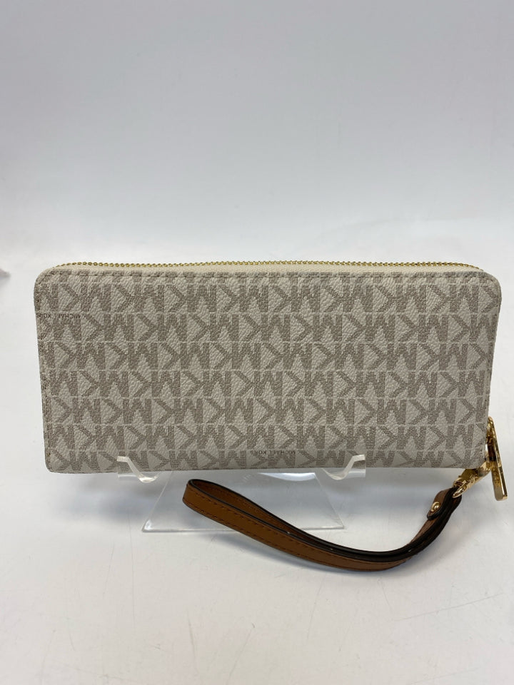 Michael Kors Cream Brown Signature Wristlet