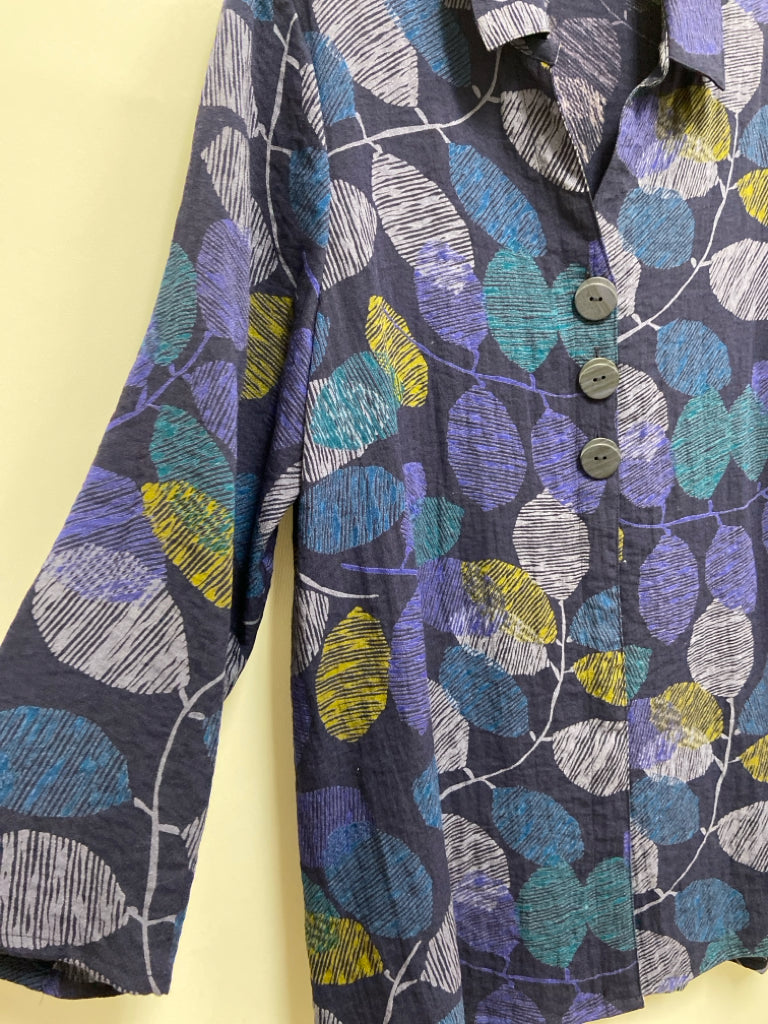 HabitaT Size M Navy Leaves Button Up Ladies Top