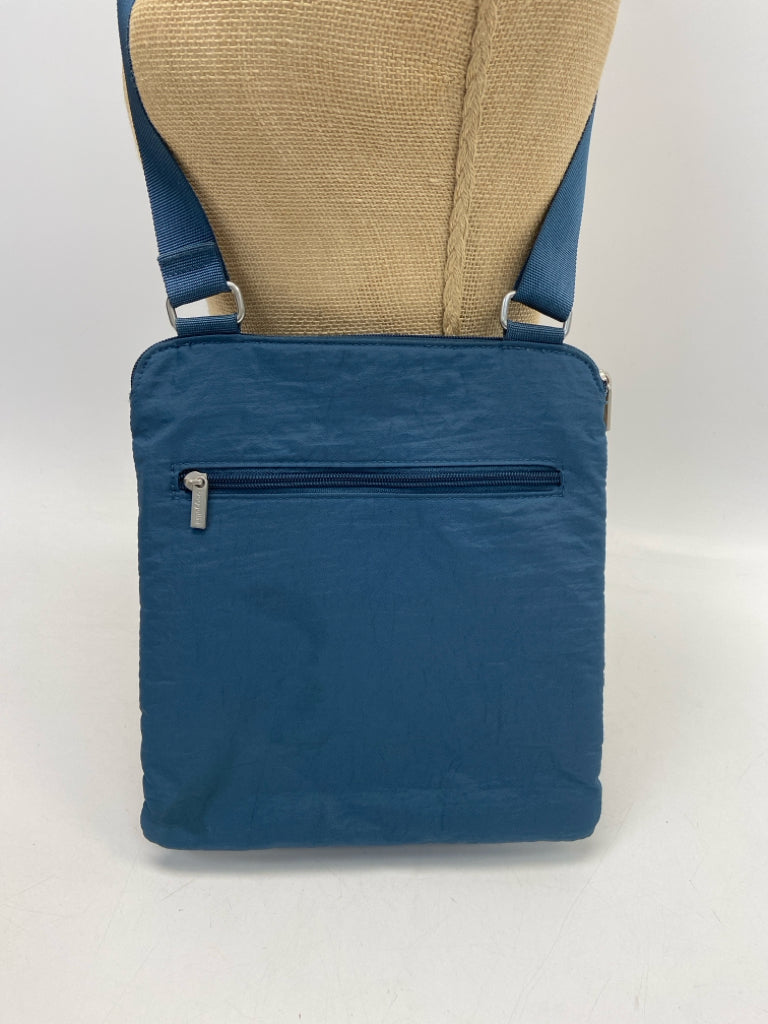 Baggallini Teal Blue Quilted Nylon Crossbody