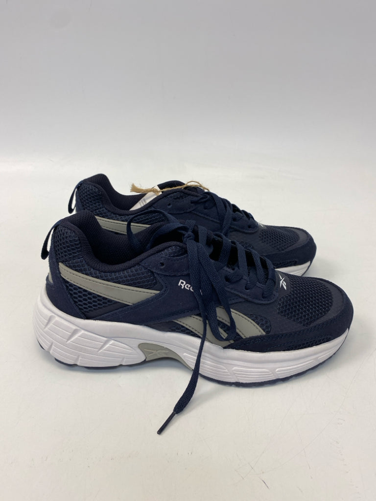 NWOT Reebok Size 7 Navy Gray Lace-Up Men&