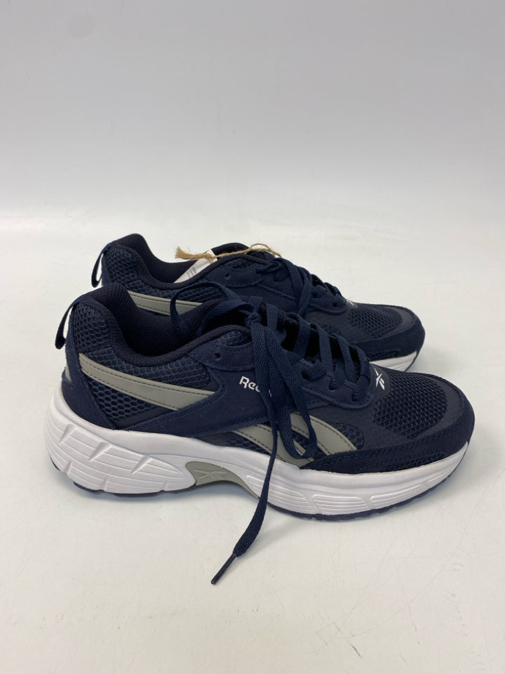 NWOT Reebok Size 7 Navy Gray Lace-Up Men&