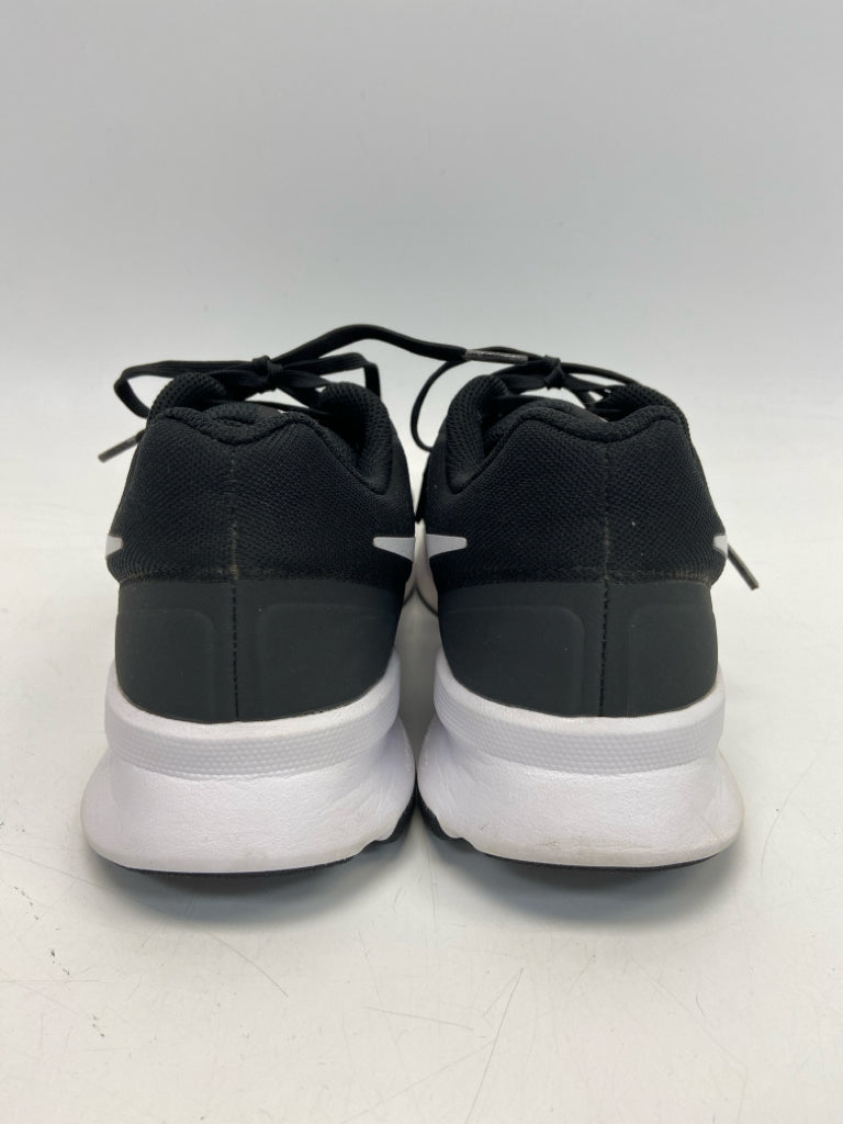 Nike  Size 9.5 Black Lace-up Sneakers