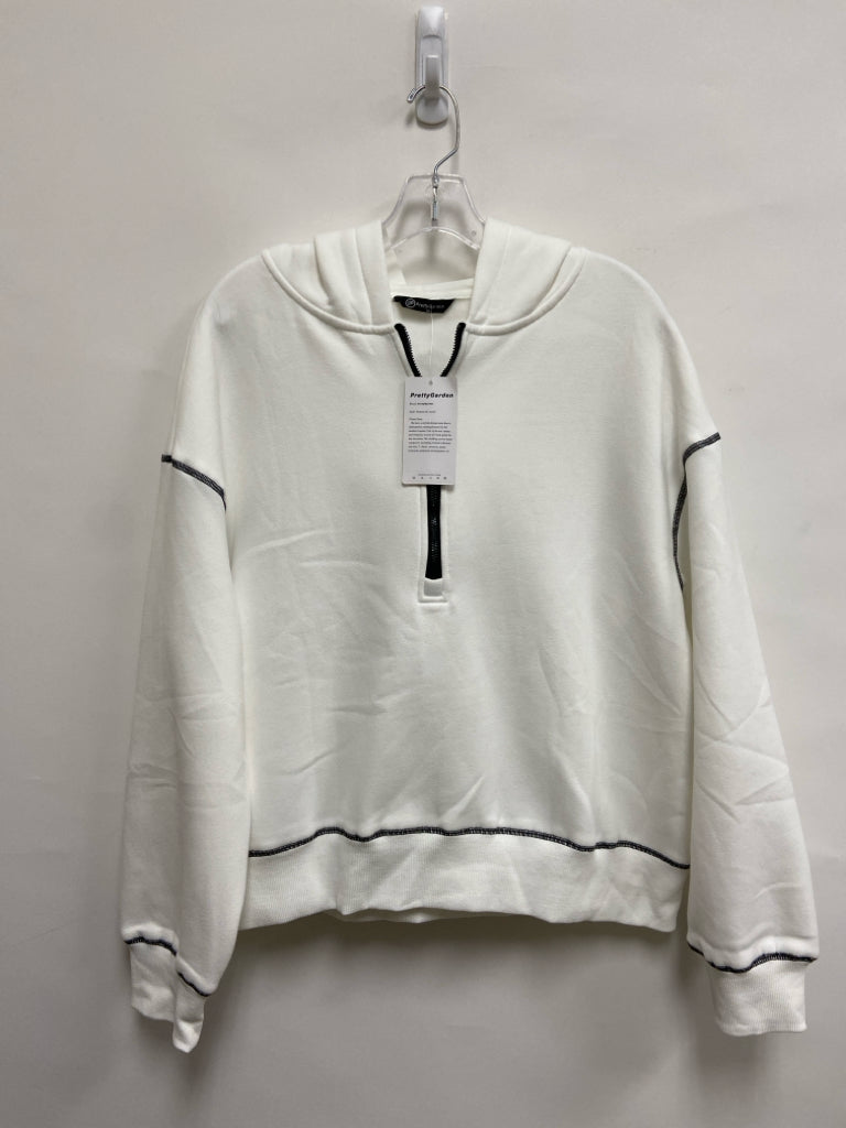 NWT pretty garden Size XL White Black Stitching Hooded Ladies Pullover