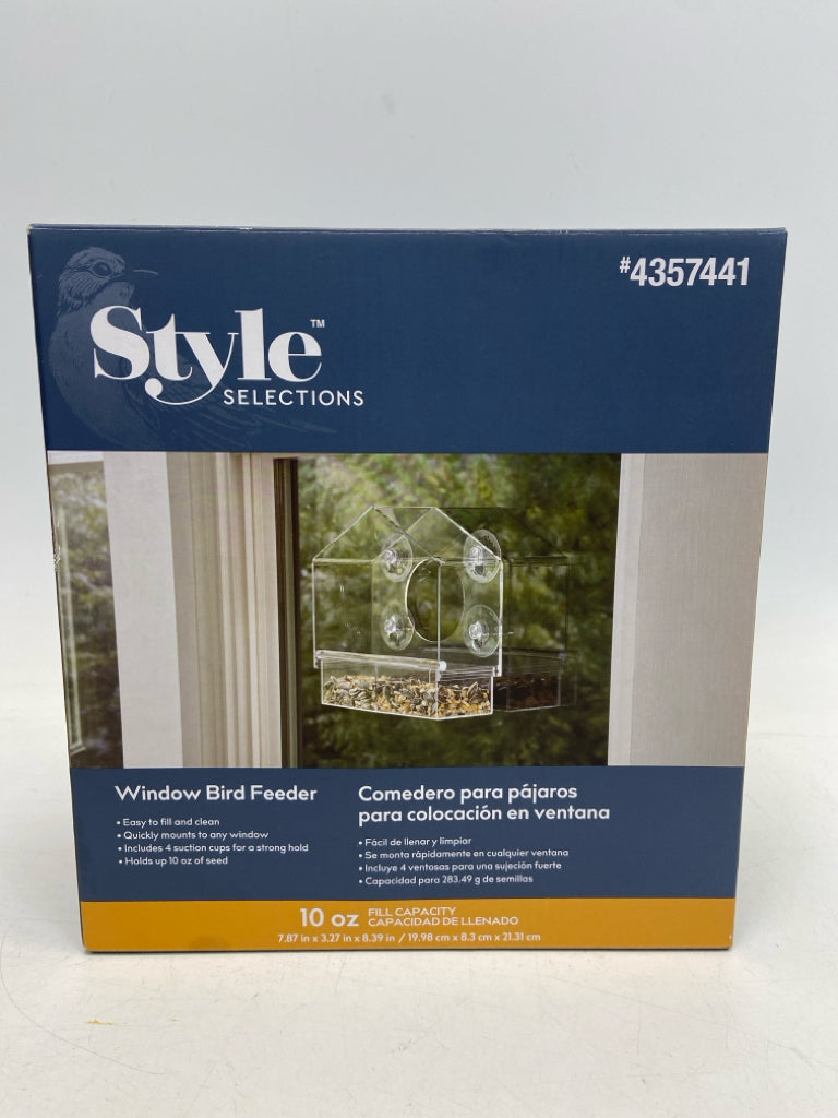 NEW/BOX Clear Bird Feeder
