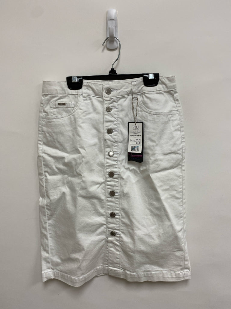 NWT French Dressing Size 6 White Ladies Skirt