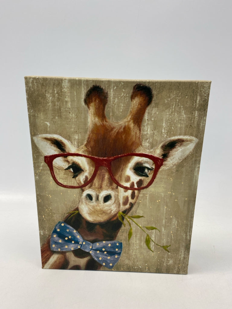 Green/Red Giraffe Canvas Art