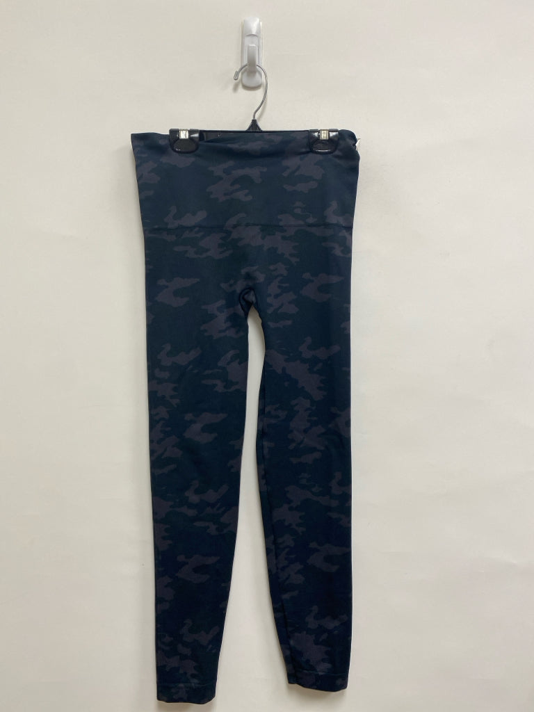 Spanx Size L Charcoal Forest Green Camouflage Ladies Leggings