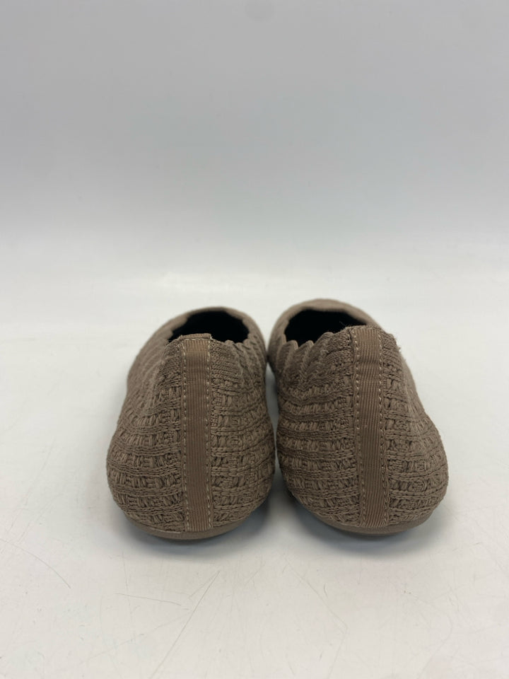 NWOT Skechers  Size 7 Brown Flats