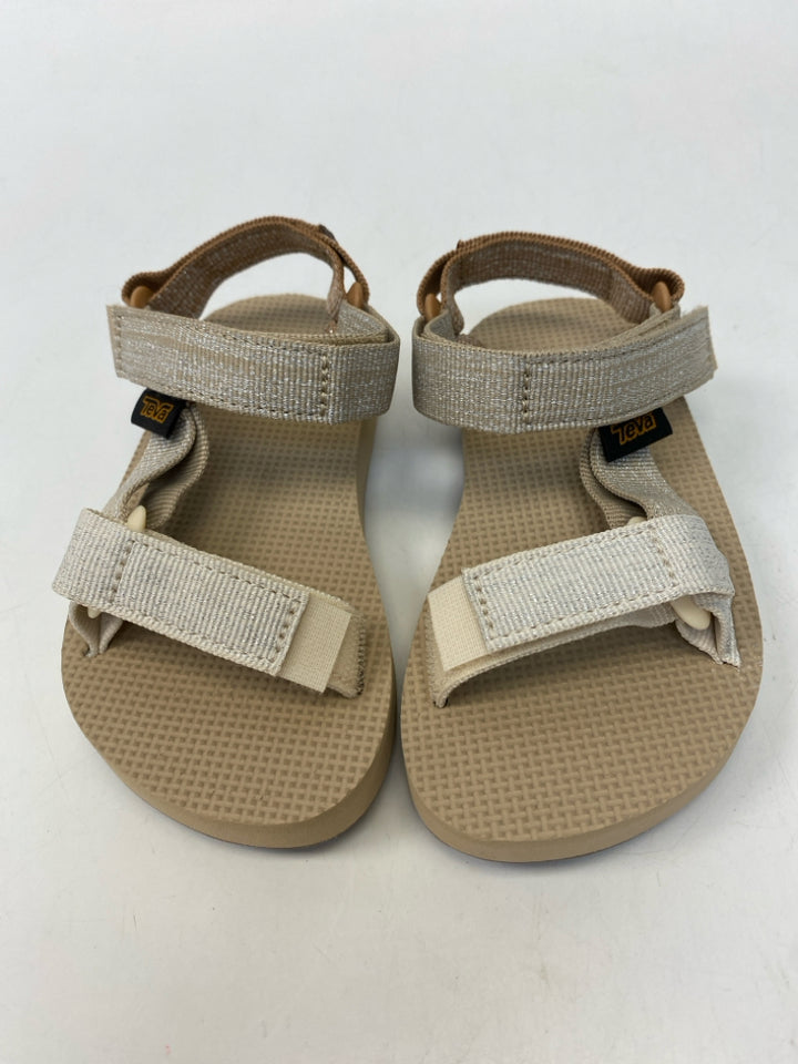 Teva SIZE 9 Tan Shimmery Girl&