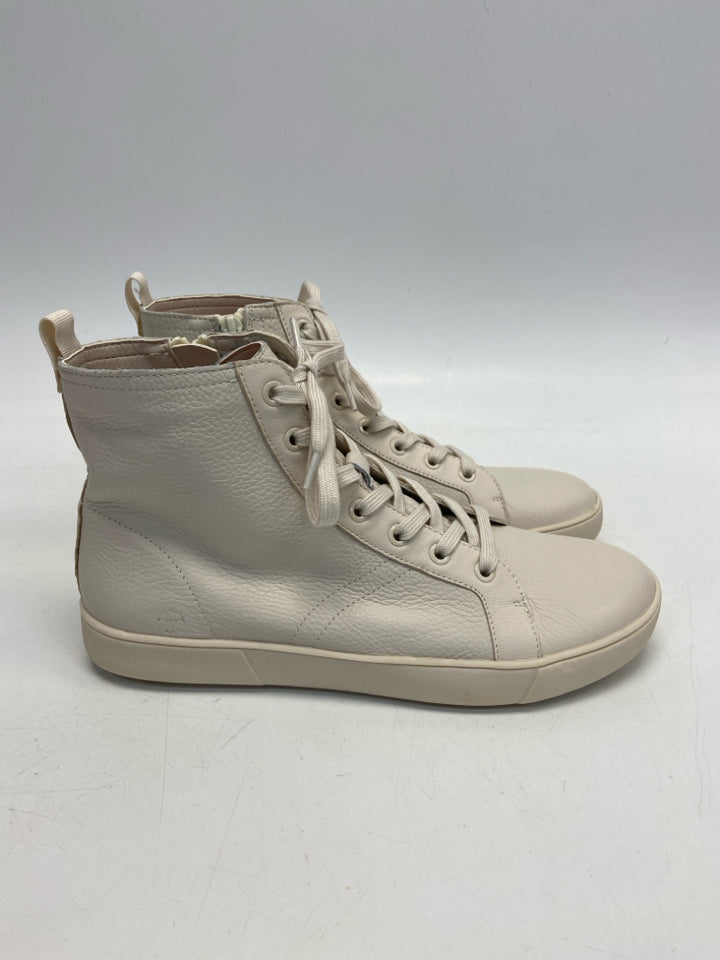 NWOT Naturalizer  Size 9 Cream Lace-up Sneakers