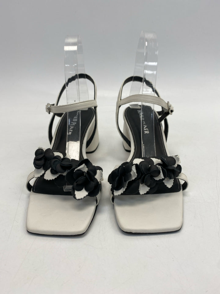 Donald Pliner  Size 8 White Black Sandals