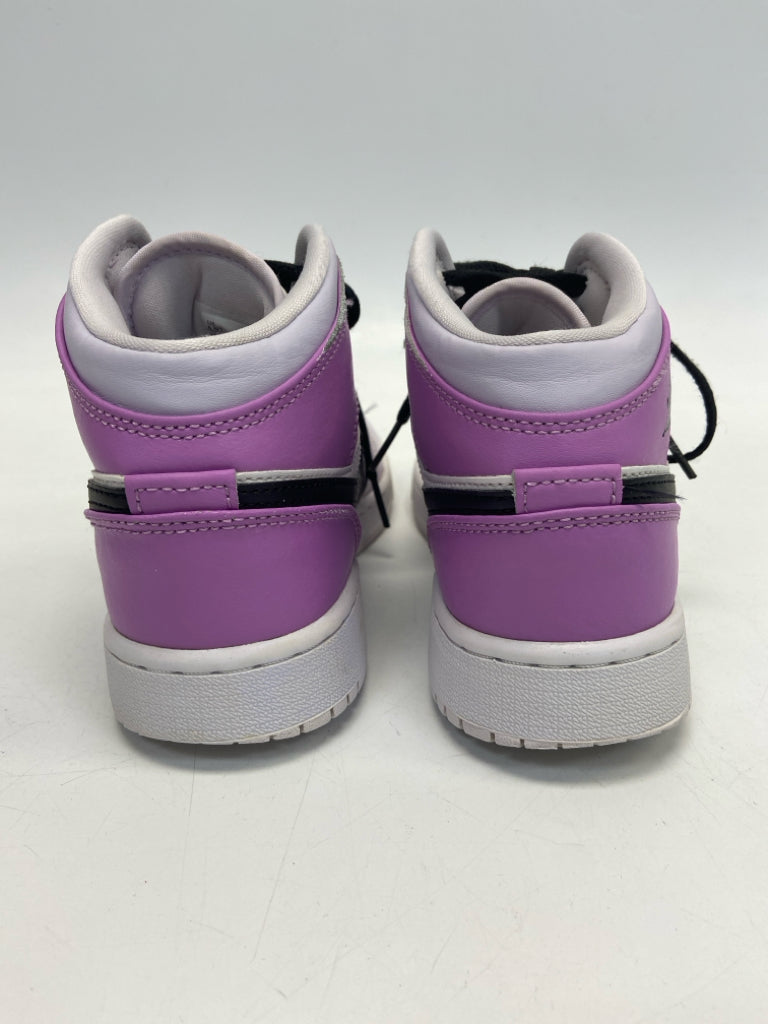 Nike SIZE 4.5 White Lavender/Black Lace-Up Girl&