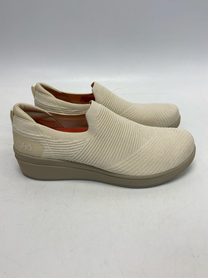 NWOT Ryka  Size 11 Cream Sneakers