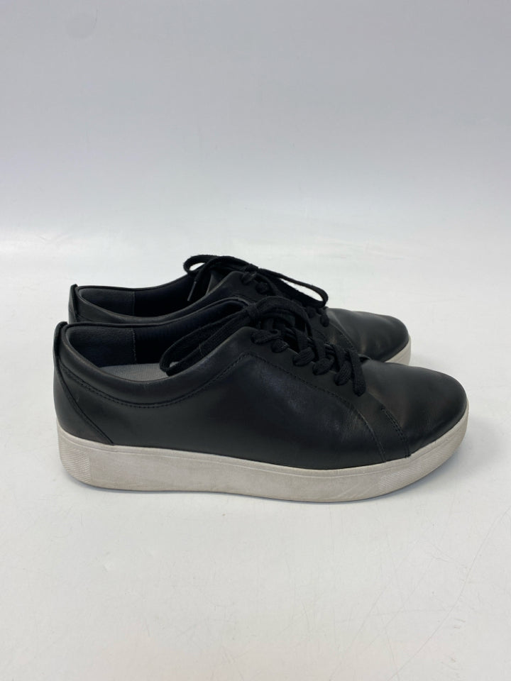 Fit Flop  Size 8 Black Lace-up Sneakers