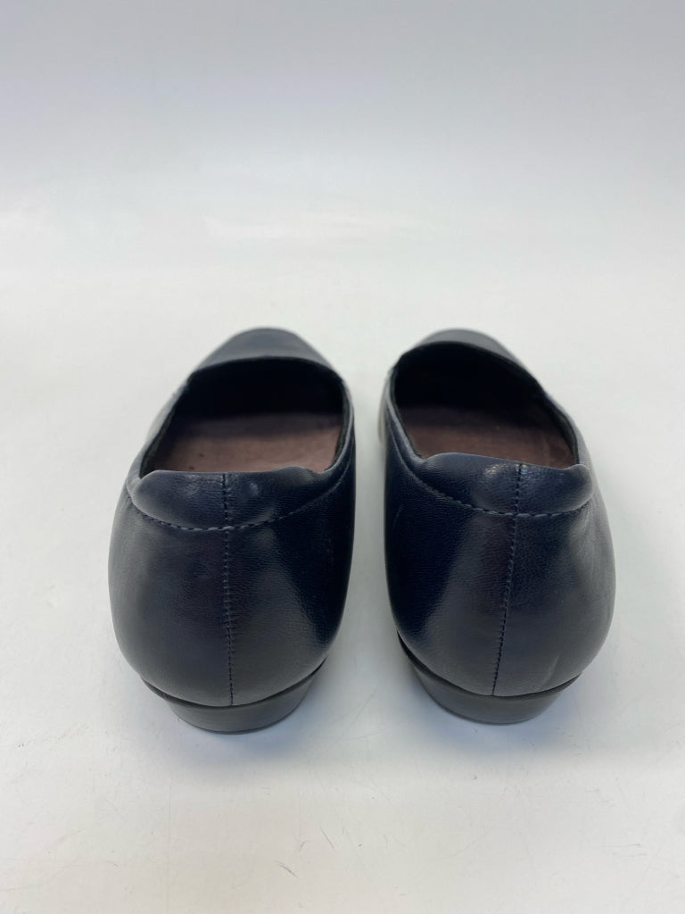 NWOT Clarks  Size 9.5 Navy Flats