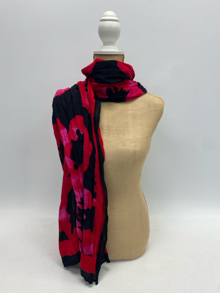 NWT Crown &amp; Ivy Red Black Scarf