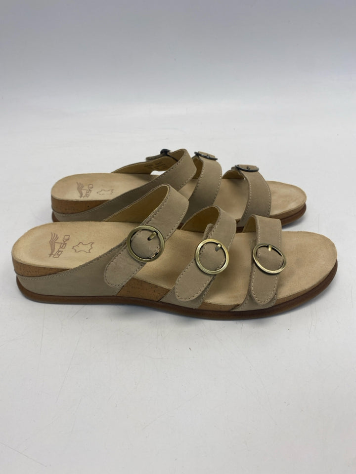 Dansko  Size 41 Cream Sandals