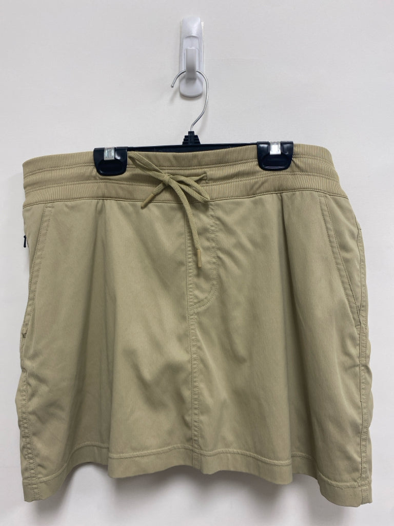 North Face Size L Khaki Ladies Skort