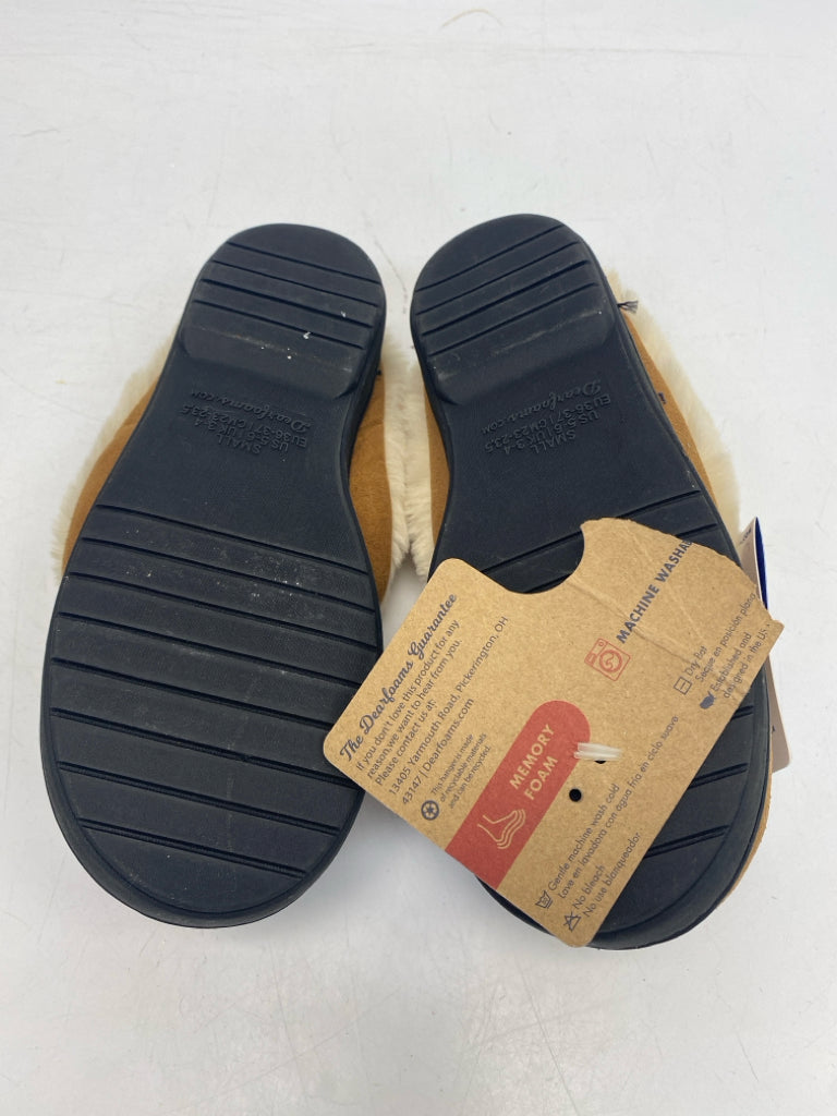 NWT Dearfoams US Shoe Size S Brown Cream Slippers