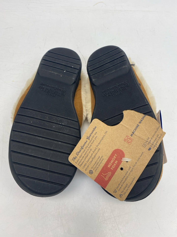 NWT Dearfoams US Shoe Size S Brown Cream Slippers