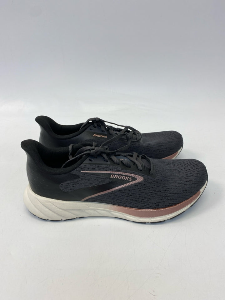 Brooks  Size 8 Charcoal Lace-up Sneakers