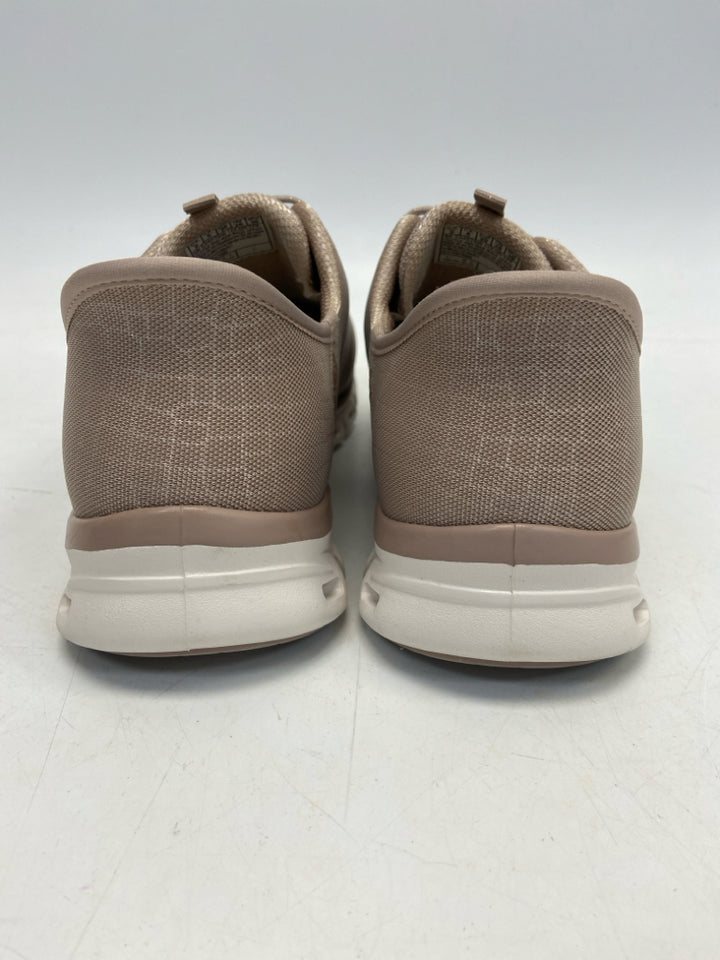 Skechers  Size 9 Cream Sneakers