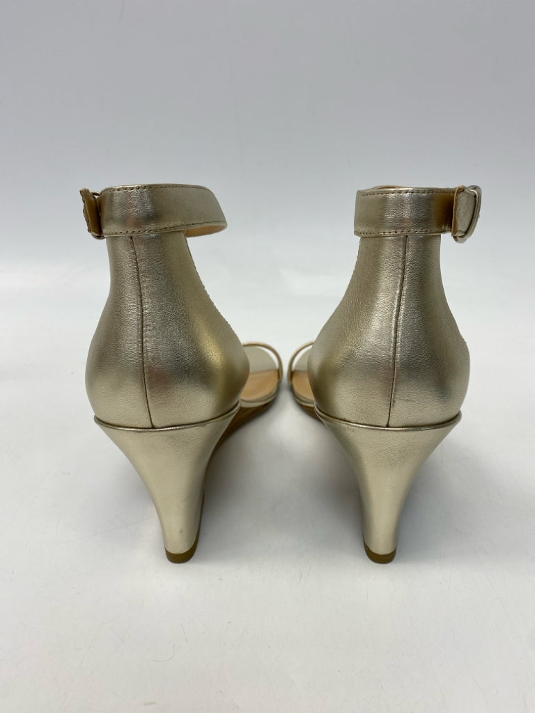 Nine West  Size 11 Gold Shimmery Sandals
