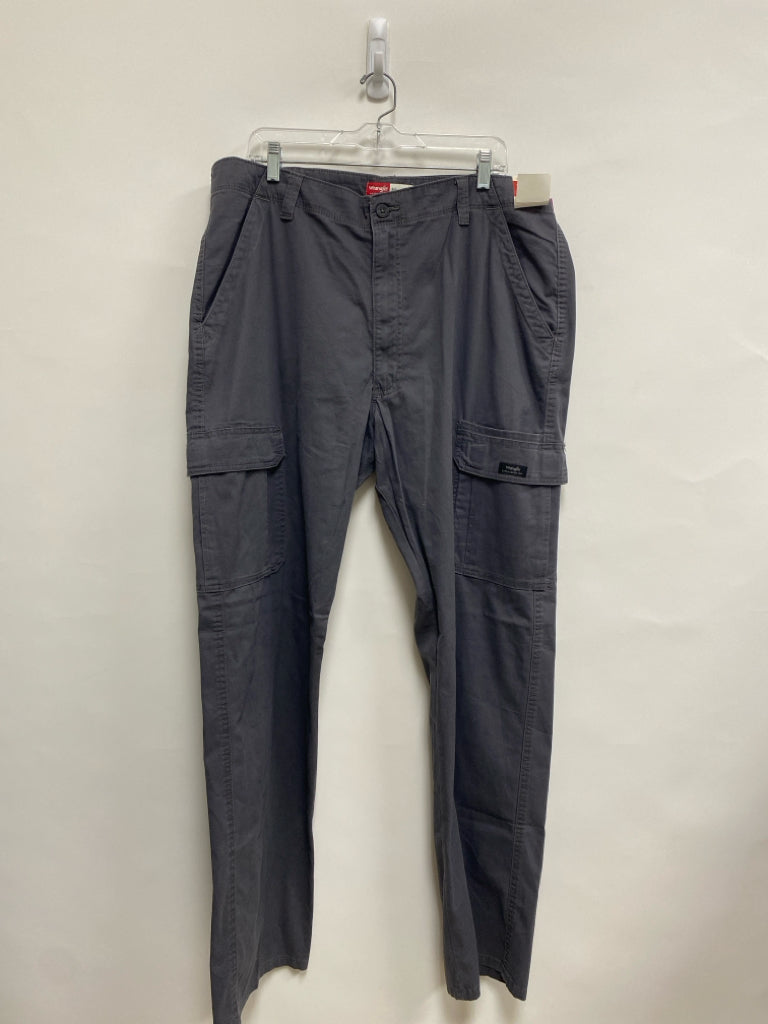 NWT Wrangler Size 38 Gray Cargo Men&