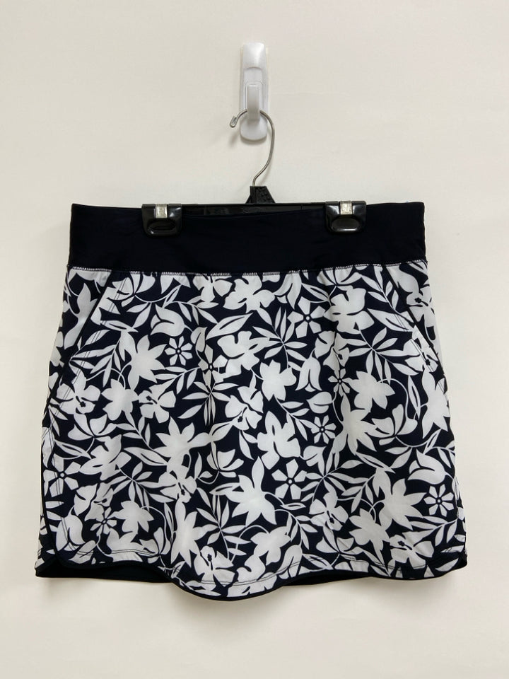 Lands End Size 8P Black White Flowers Petite Skort