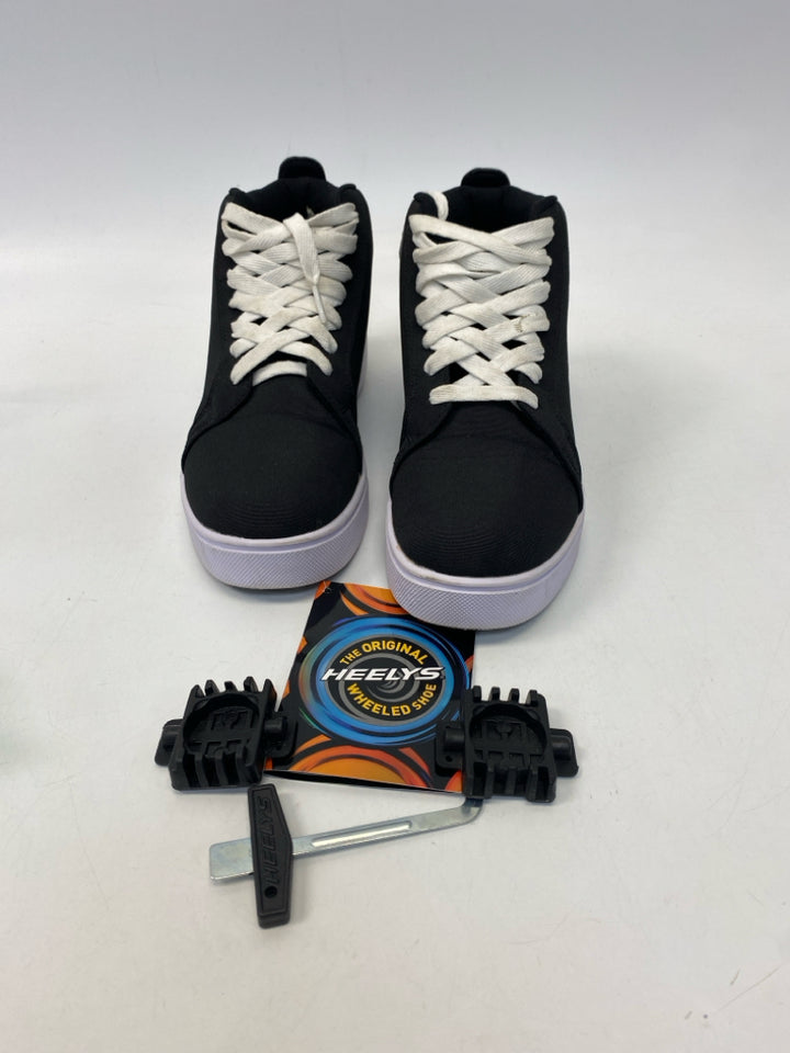 Heelys SIZE 7 Black White Lace-Up Boy&